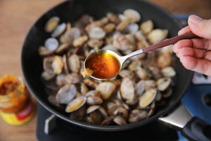 辣炒花蛤――老恒和深夜食堂的做法 步骤9
