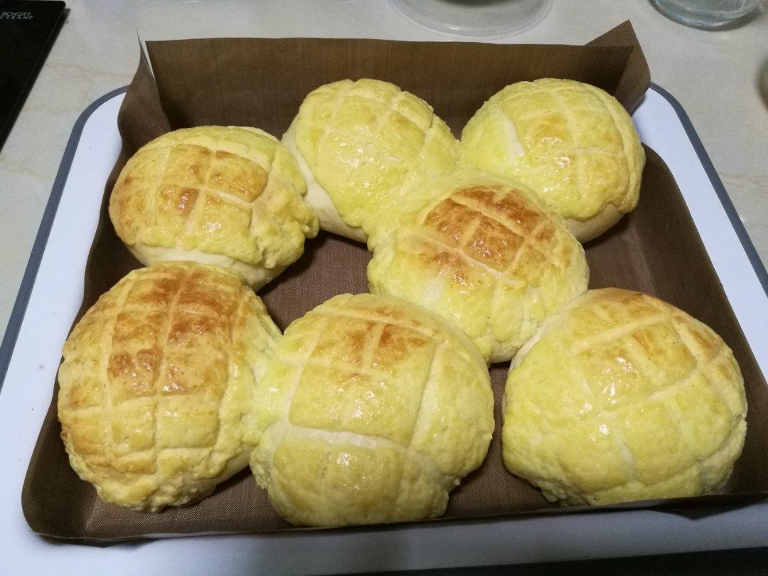 好吃到炸裂的港式菠萝包（附带制作酥皮的小视频）