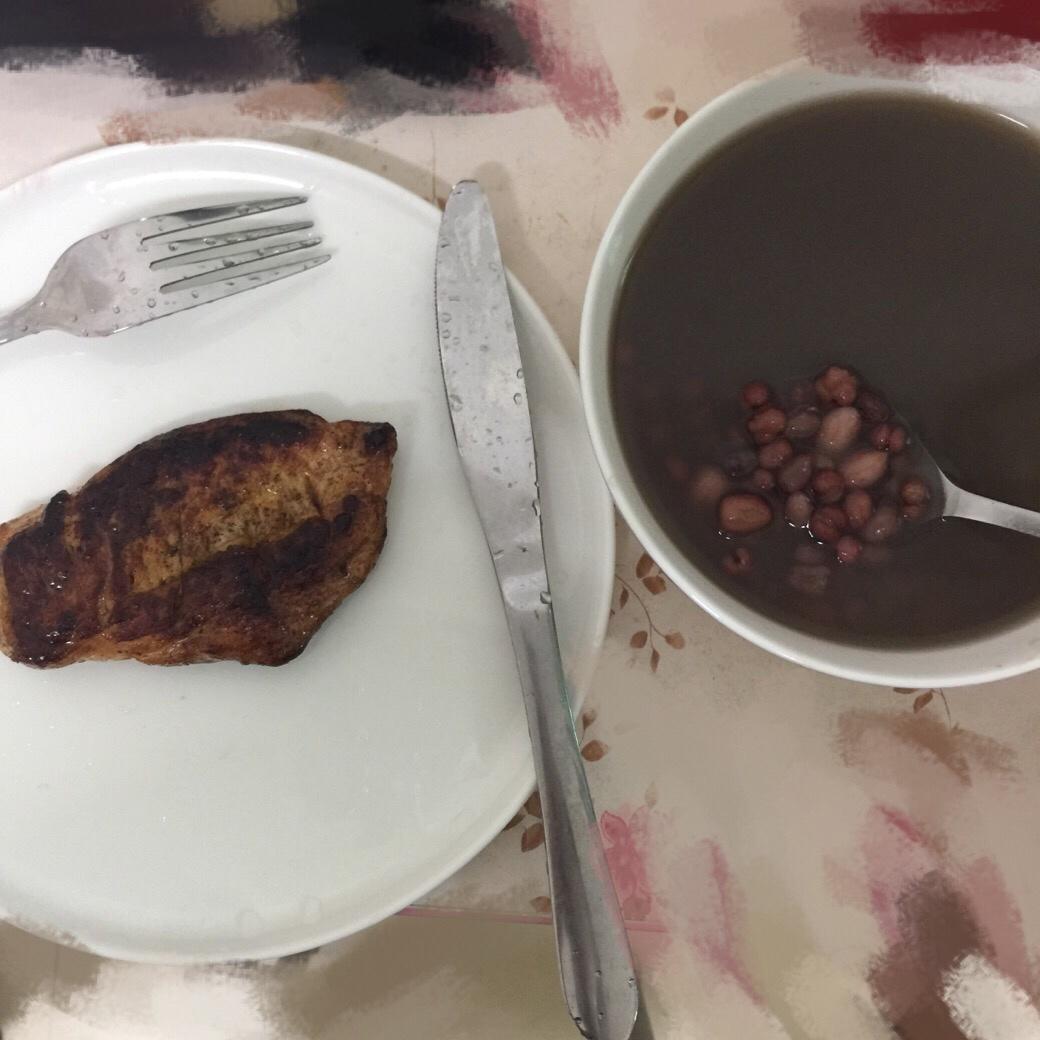 红豆薏米粥 (Red Bean and Pearl Barley Congee)