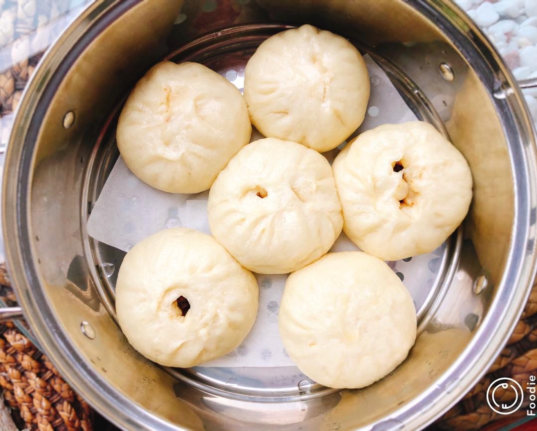 酱肉冬瓜包子Steamed Dumplings Pork & Mellon