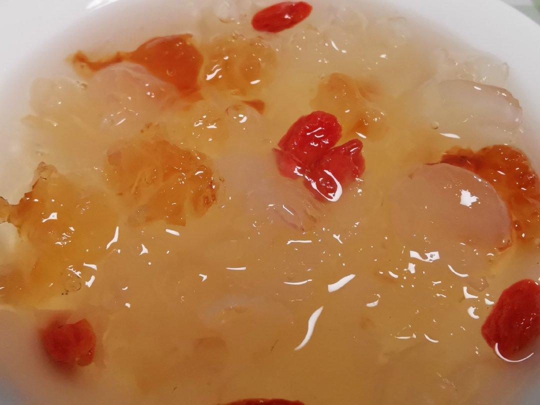 桃胶雪燕皂角米银耳羹（速成）