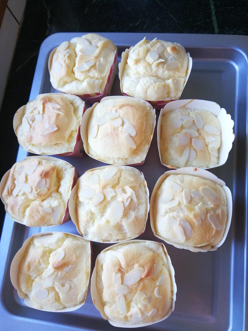 软绵绵的纸杯蛋糕