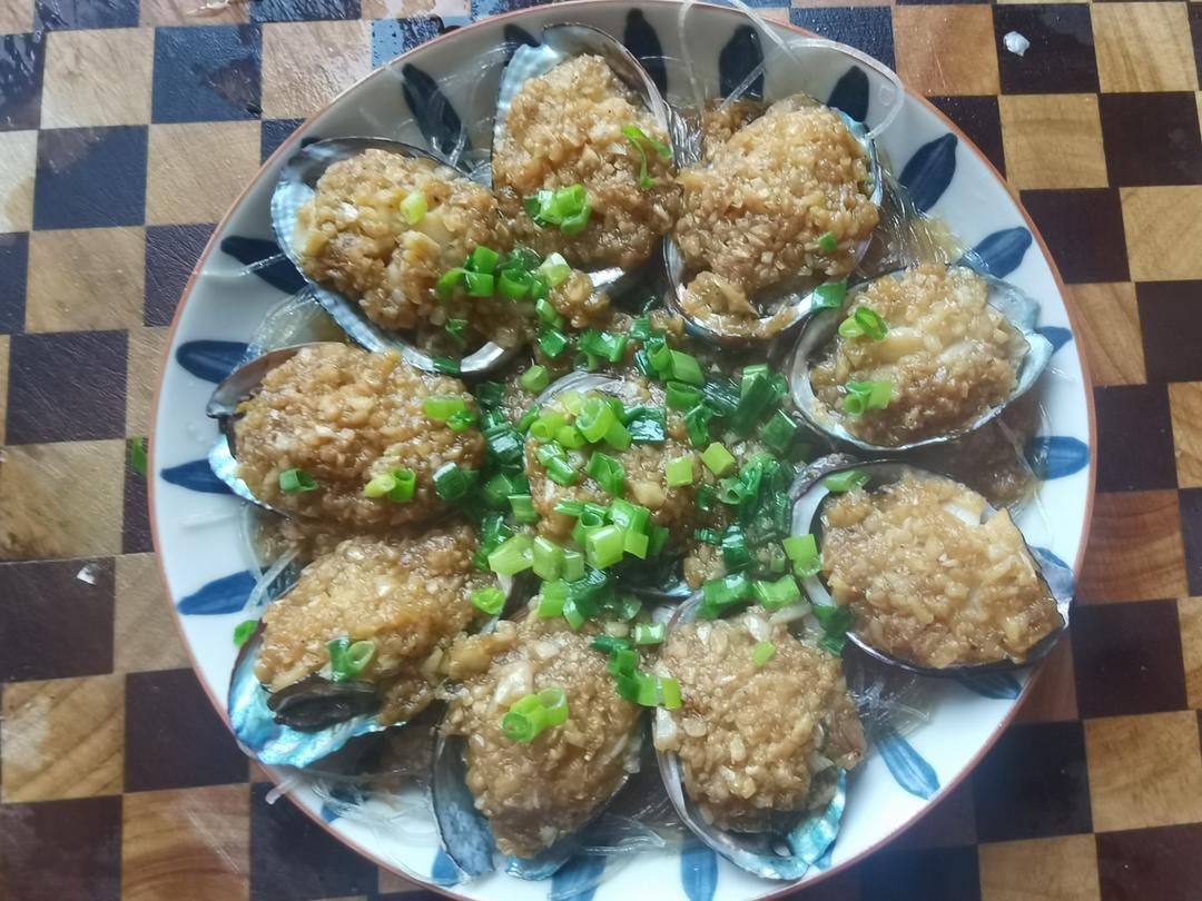 蒜蓉粉丝蒸鲍鱼