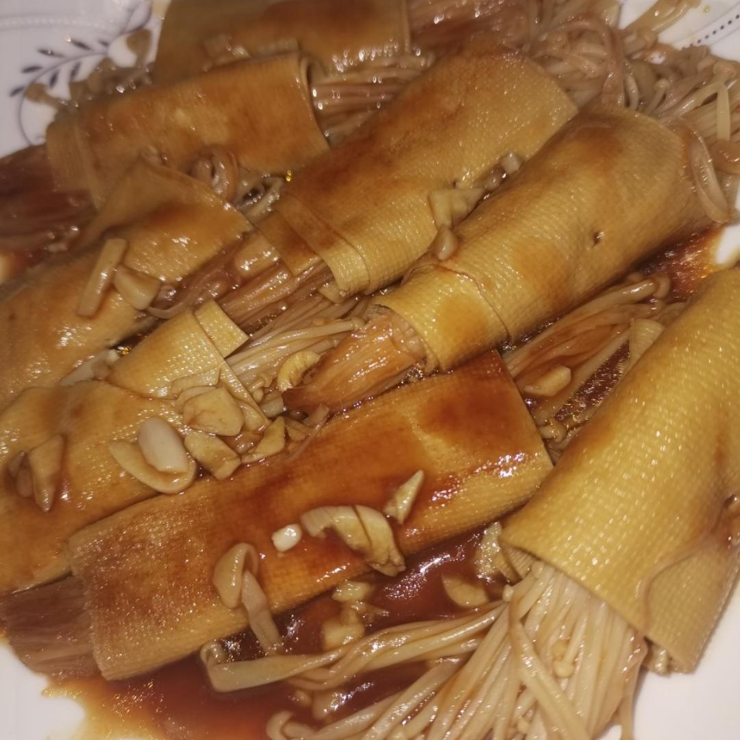 金针菇豆皮卷