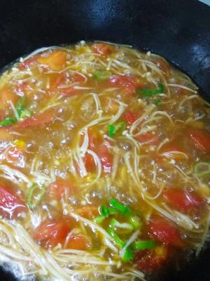 西红柿金针菇粉丝汤的做法 步骤4
