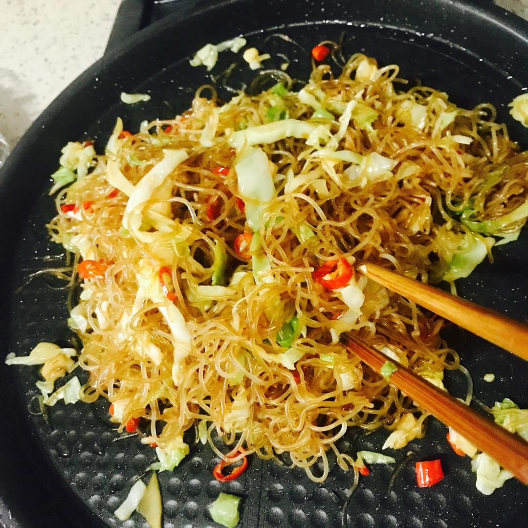 卷心菜炒粉丝 Glass noodles with Cabbage