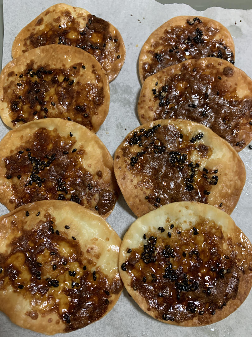 烤饺子皮红糖芝麻脆