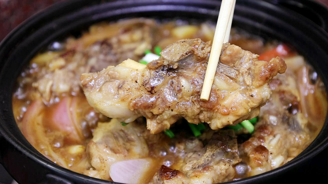 黑椒猪颈骨的做法