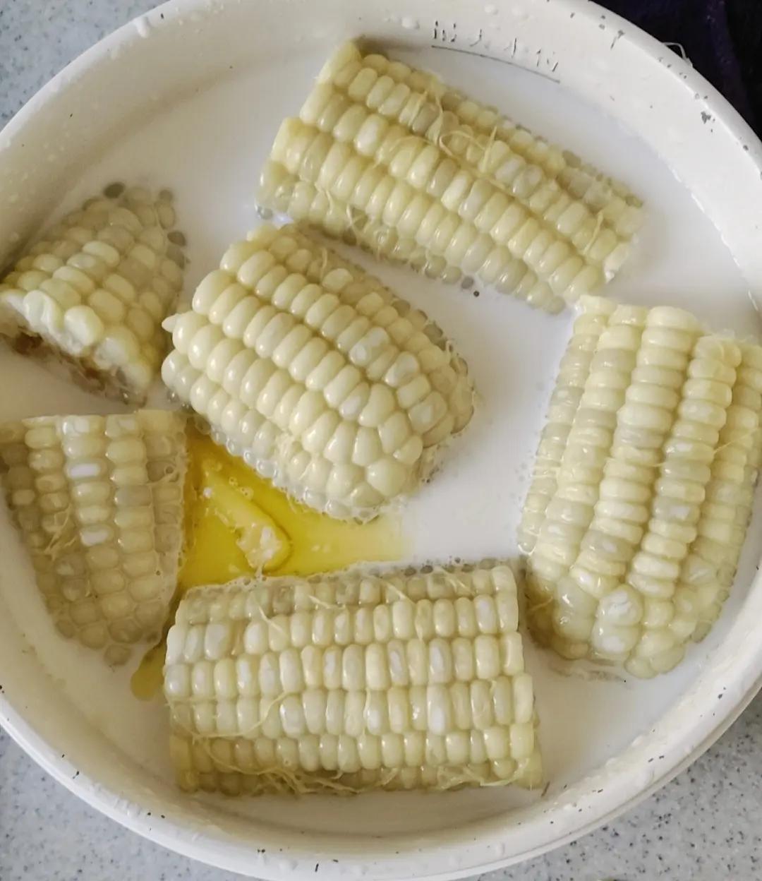 一瓶牛奶一根玉米，做出肯德基懒人早餐，香甜饱腹，简单又省钱