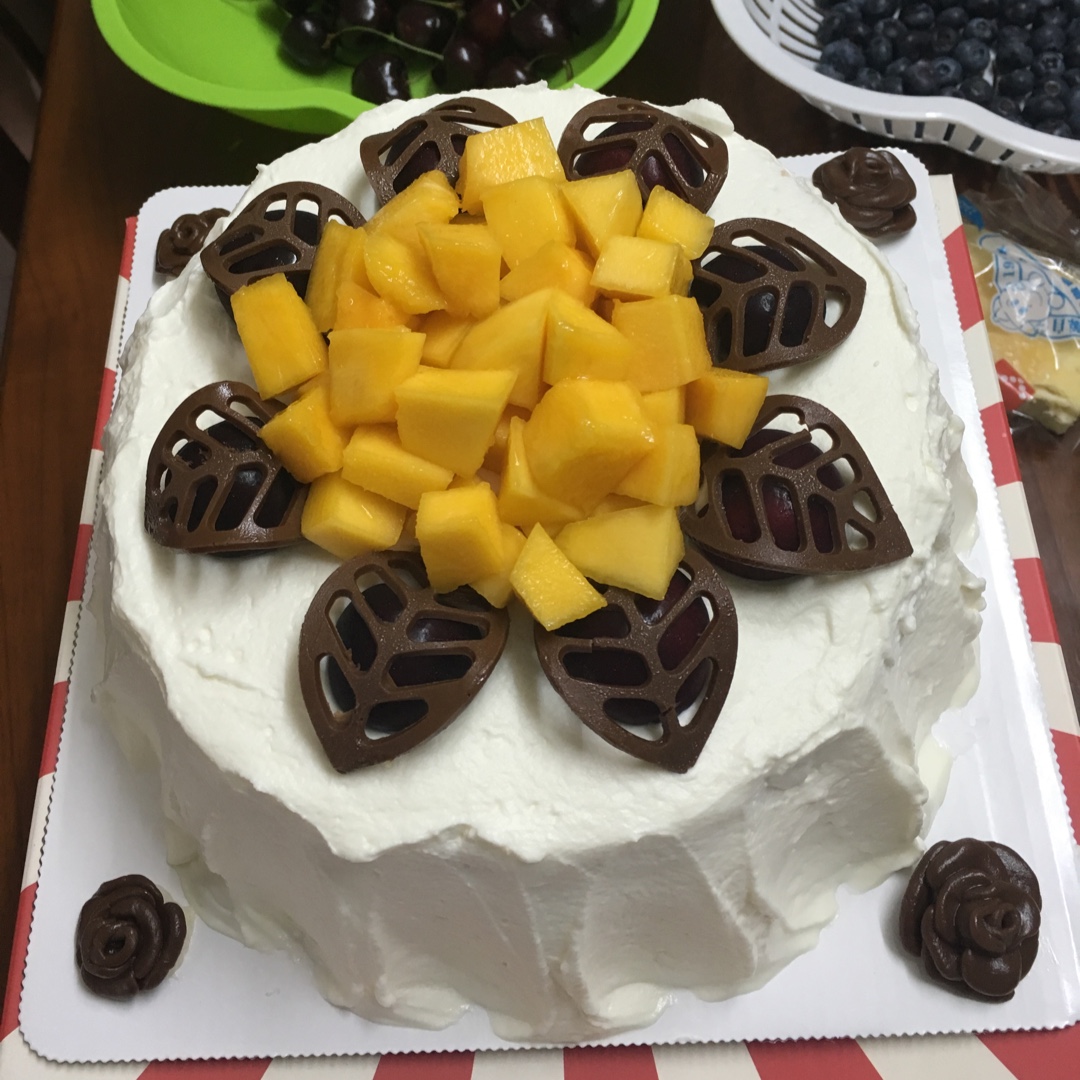 奶油水果装饰蛋糕