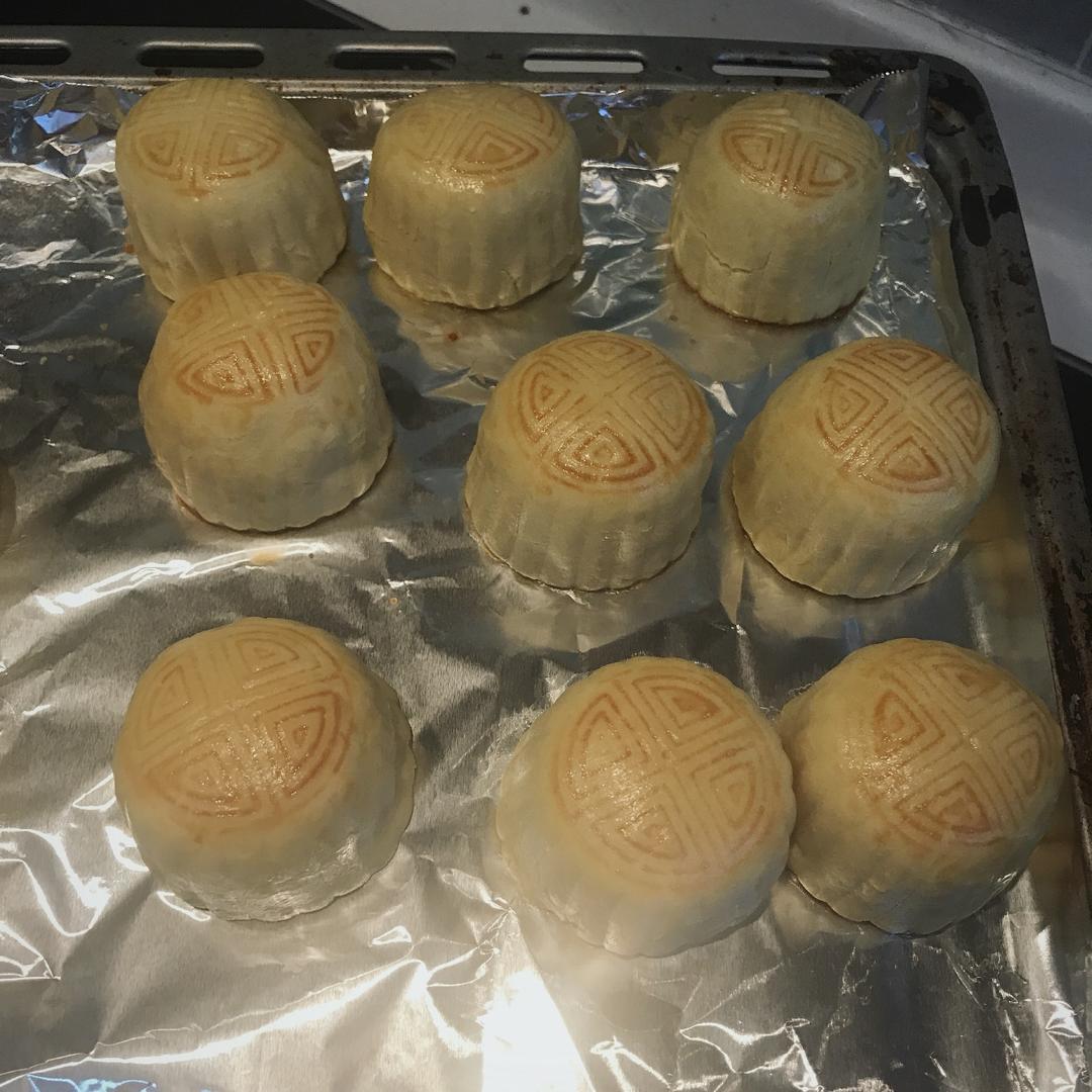 半岛酒店奶黄月饼——号称月饼界的劳斯莱斯