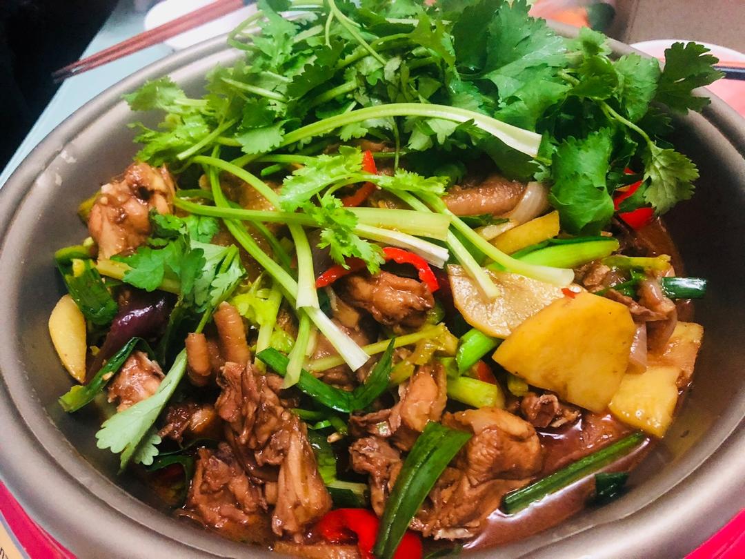 砂锅鸡煲