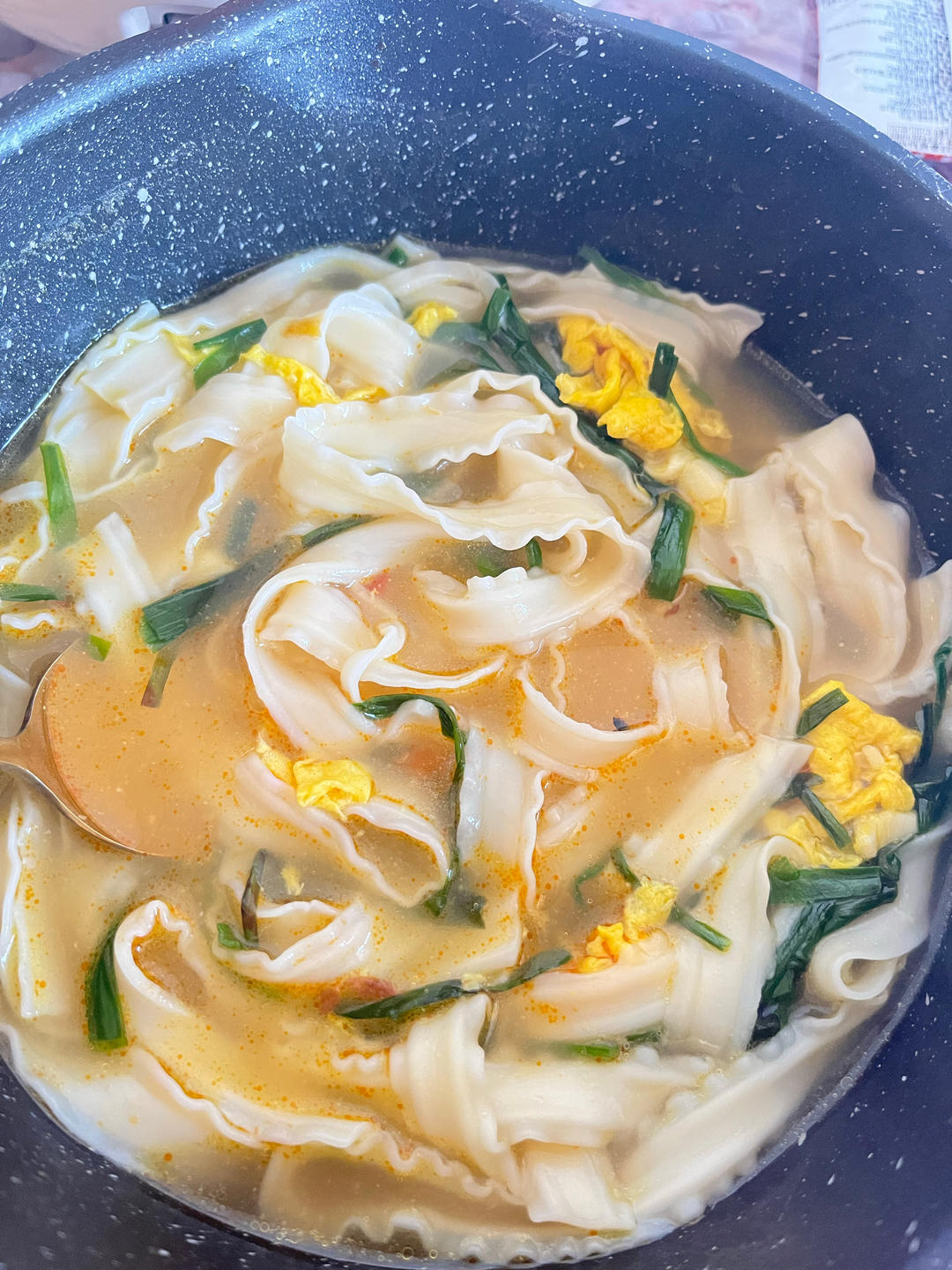 韭菜鸡蛋面