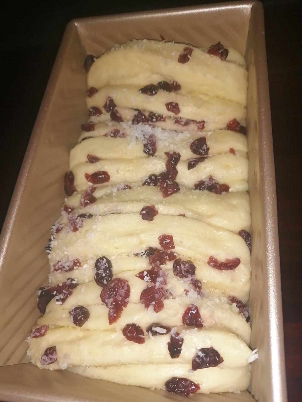 手撕蔓越莓炼乳吐司