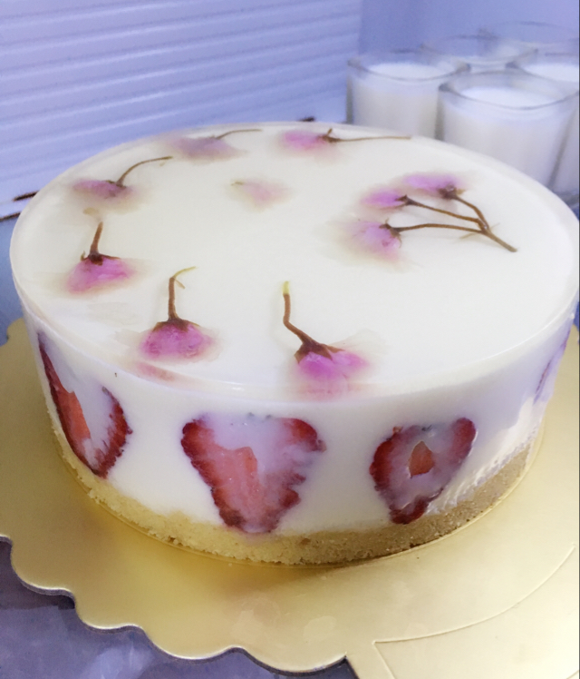樱花渐变慕斯蛋糕（6寸）