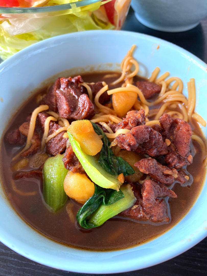 【红烧羊肉煨面】