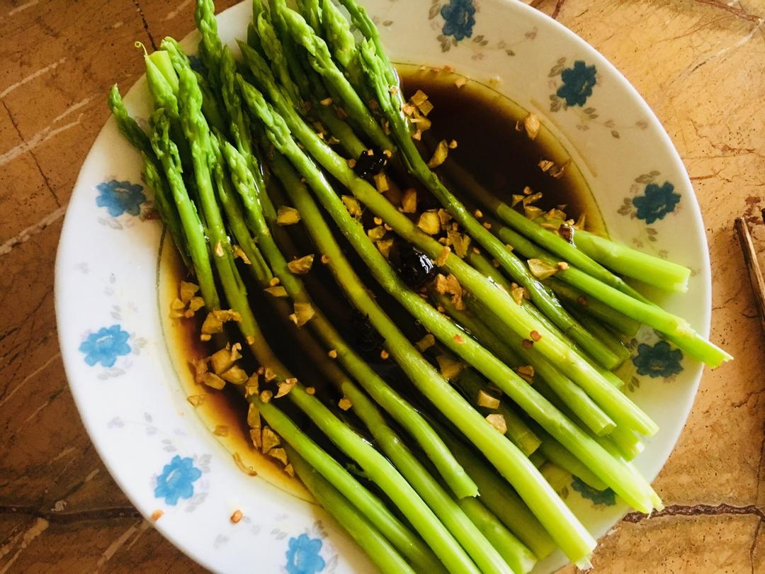 鲜味油淋芦笋