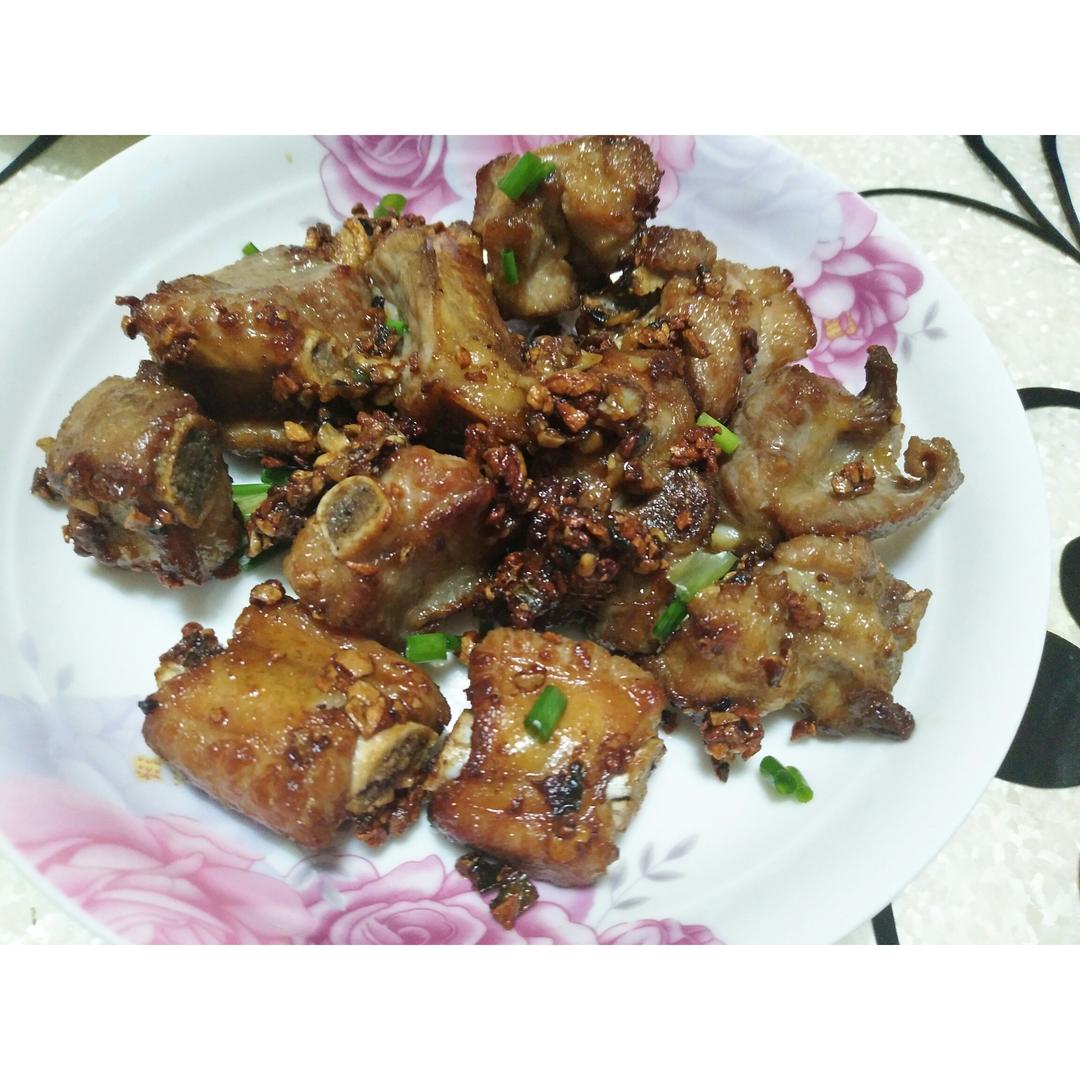 老丁的私房菜-蒜香排骨