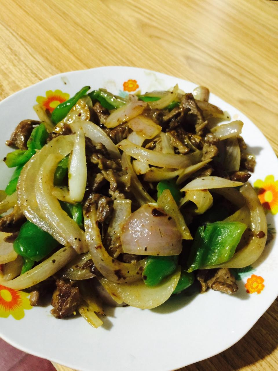 洋葱青椒炒牛肉的做法
