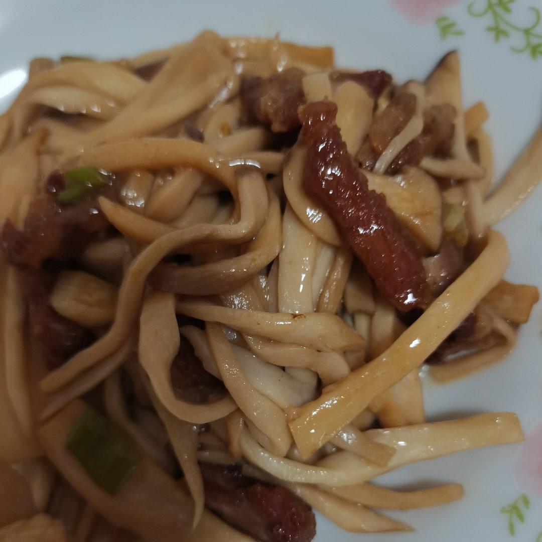杏鲍菇炒肉丝