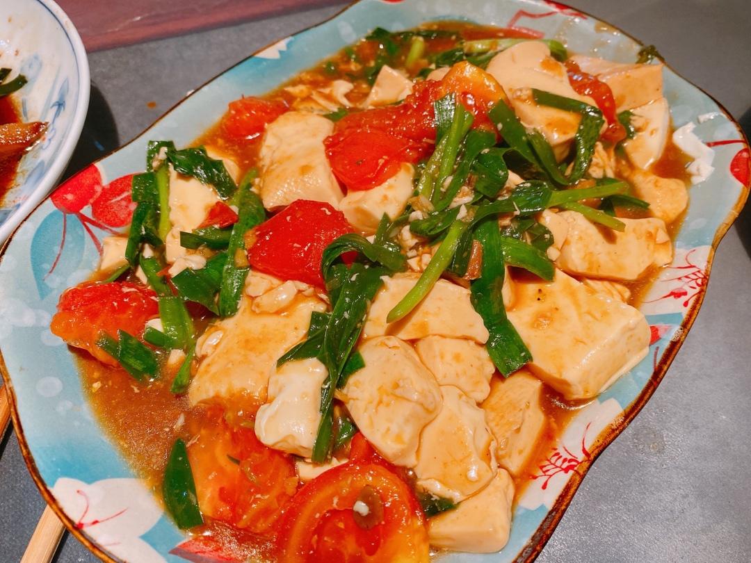 《昨日的美食》之韭菜番茄麻婆豆腐