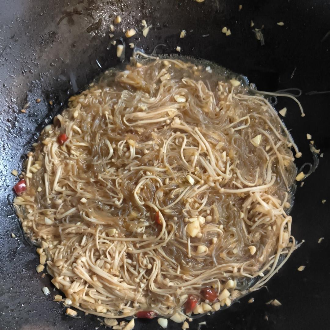 懒人下饭神器，蒜蓉蒸粉丝金针菇娃娃菜