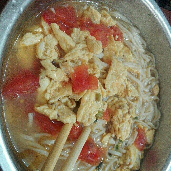 恨不得抱着锅舔的番茄鸡蛋面