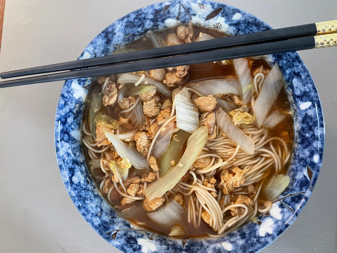 香菇鸡肉面（无技巧十五分钟做好！）