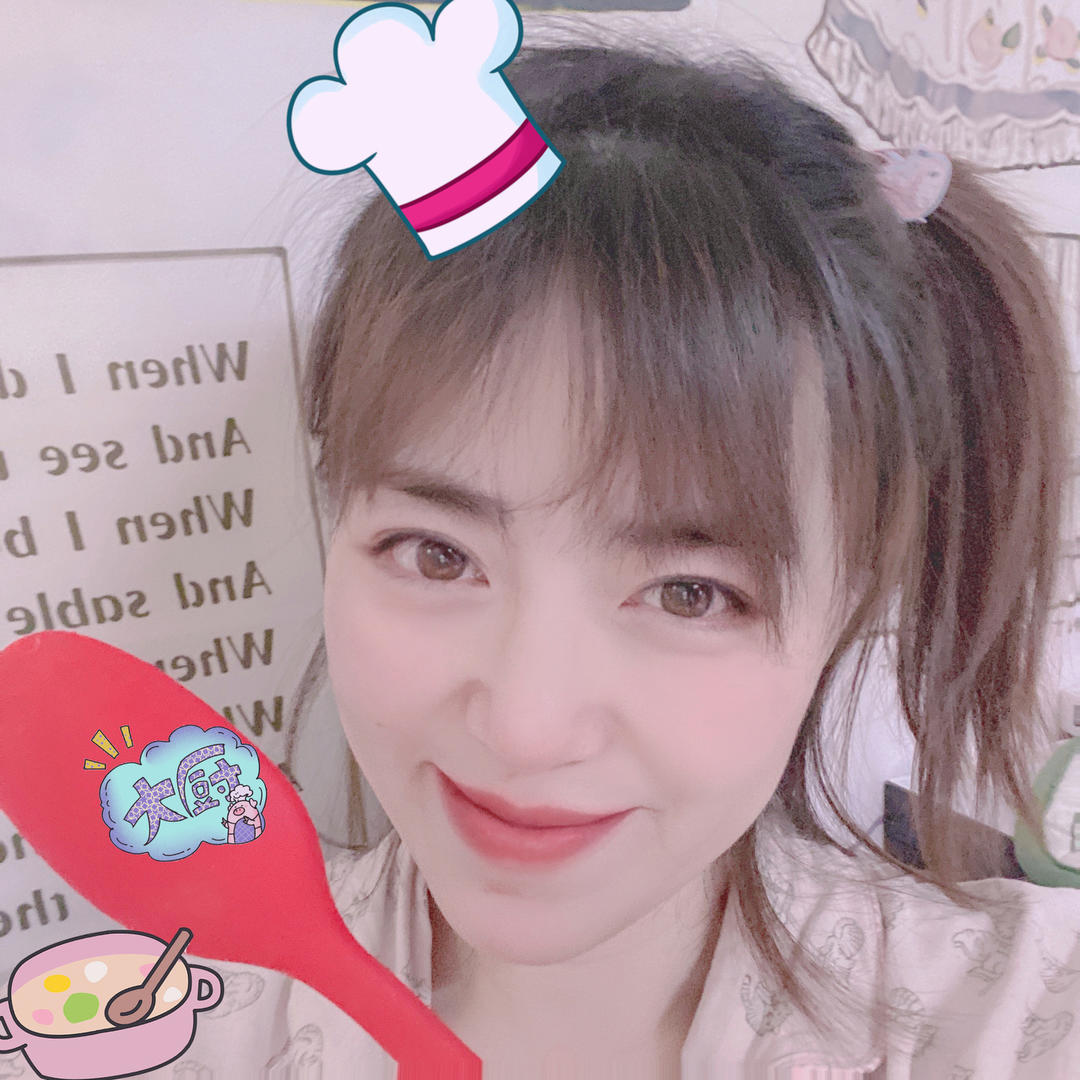 馋嘴的甜果果
