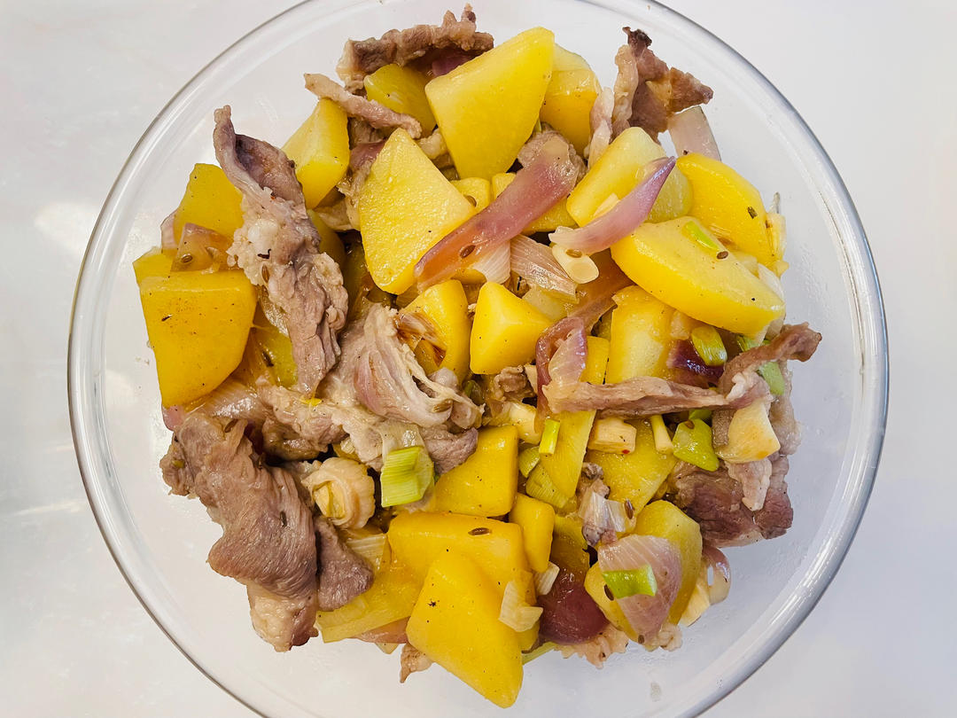 羊肉炒土豆洋葱