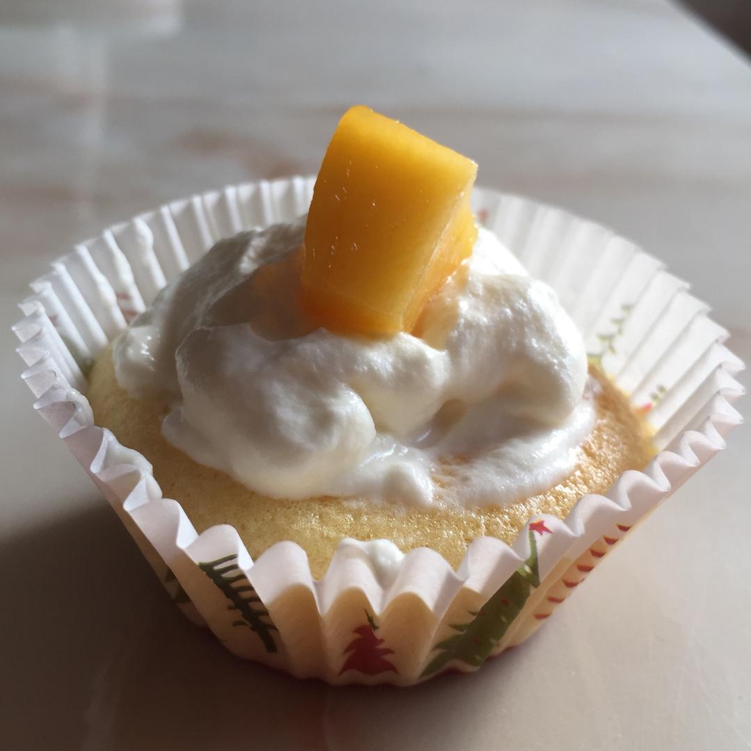 原味戚风纸杯蛋糕（烤箱做纸杯蛋糕）