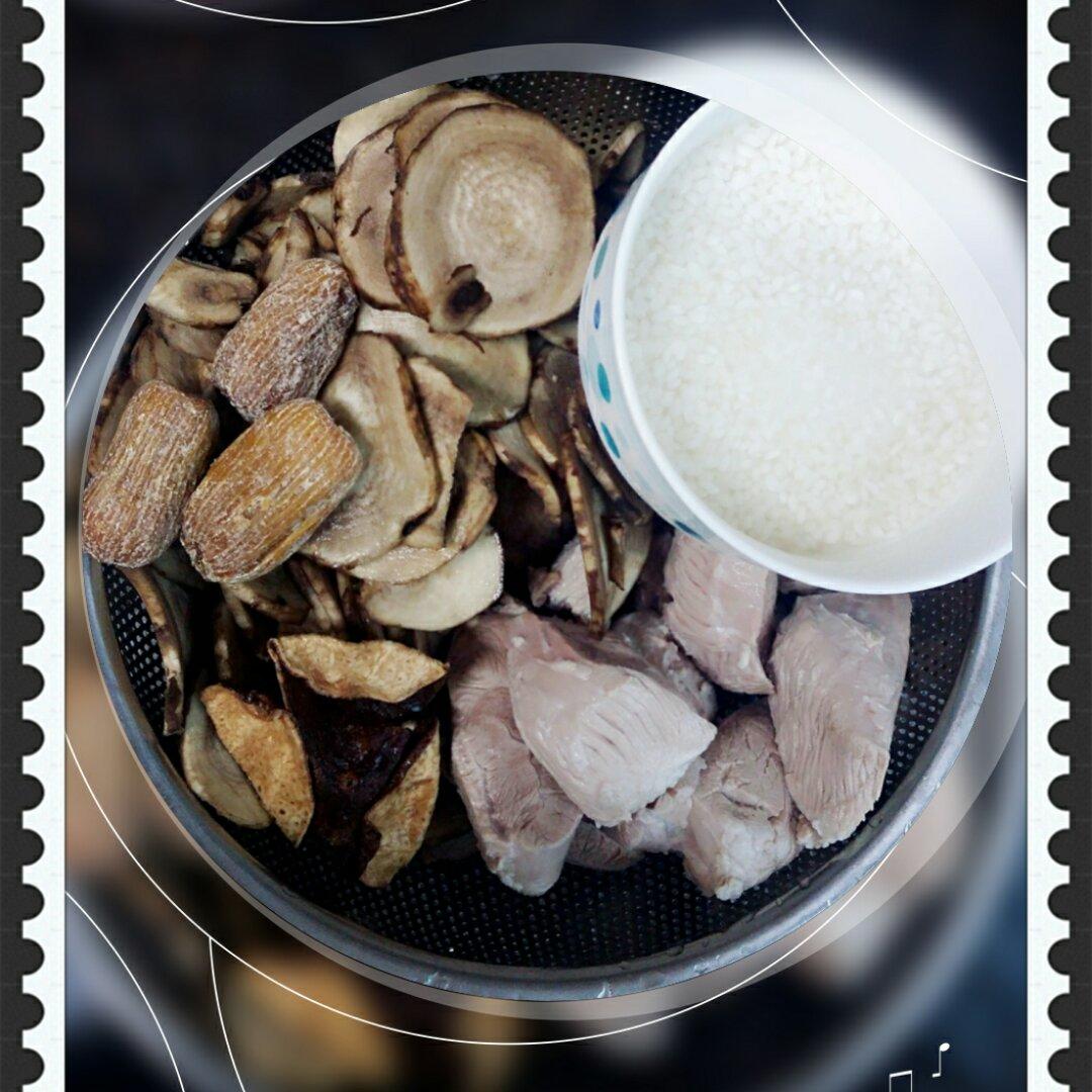 江古枫做的钻地老鼠汤(哎哟不是真的老鼠喇~)