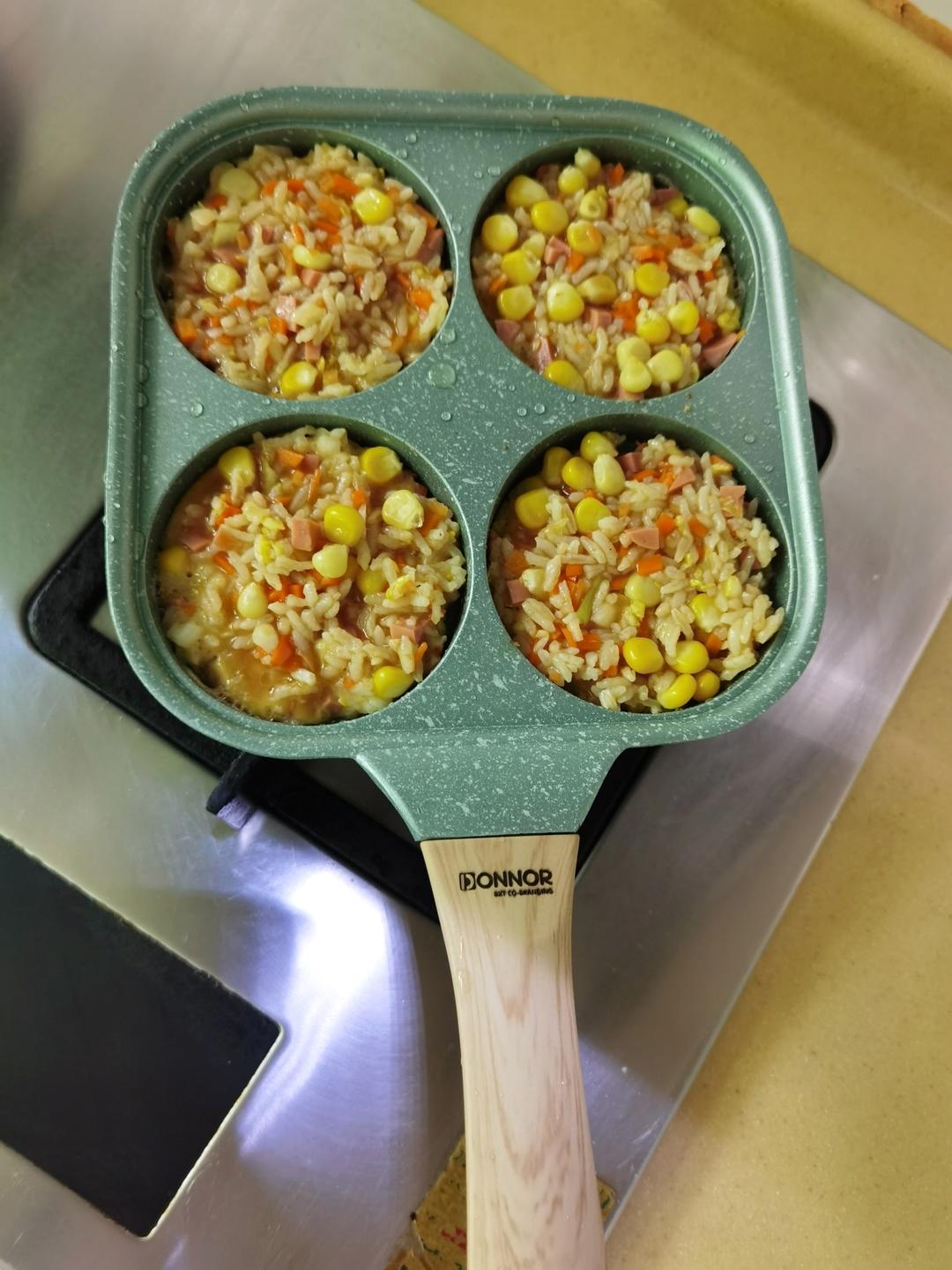 早餐蛋饼，解决剩米饭的好方法，食材随意味道超赞👍