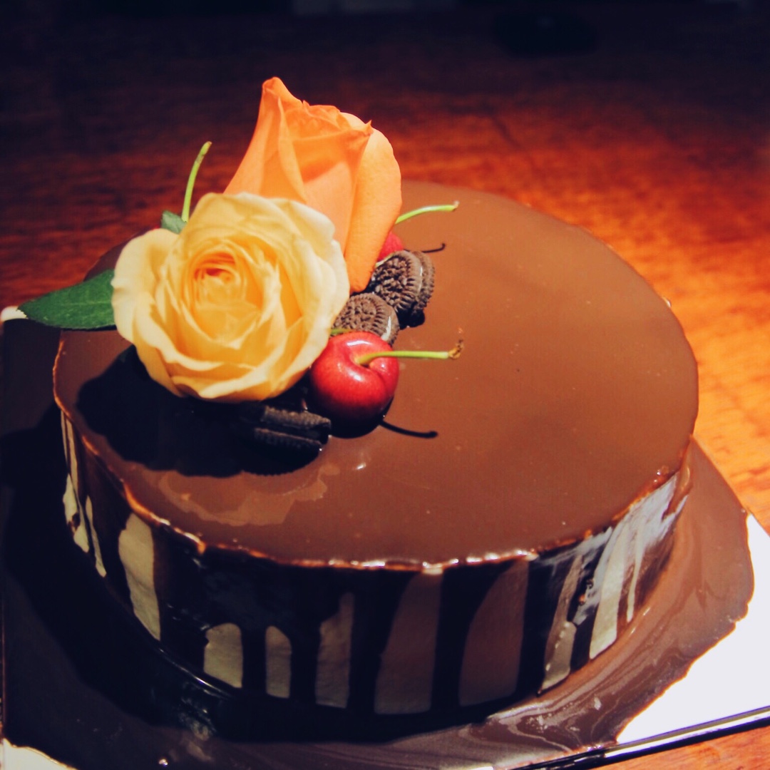 olivialiao做的风靡欧美的滴落蛋糕巧克力盛宴drippingcake