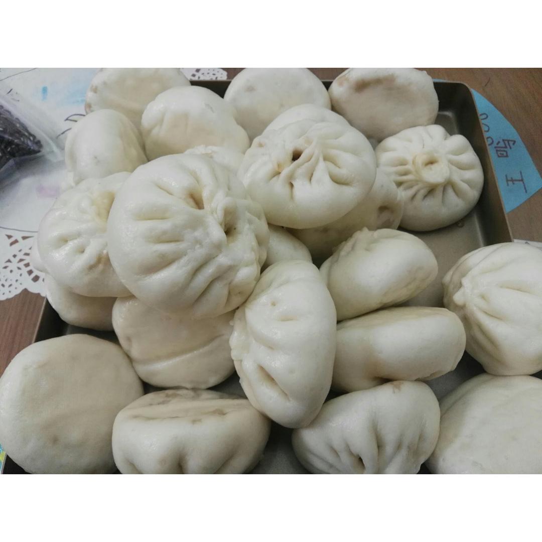 沧海一鼠♀做的白菜猪肉包子