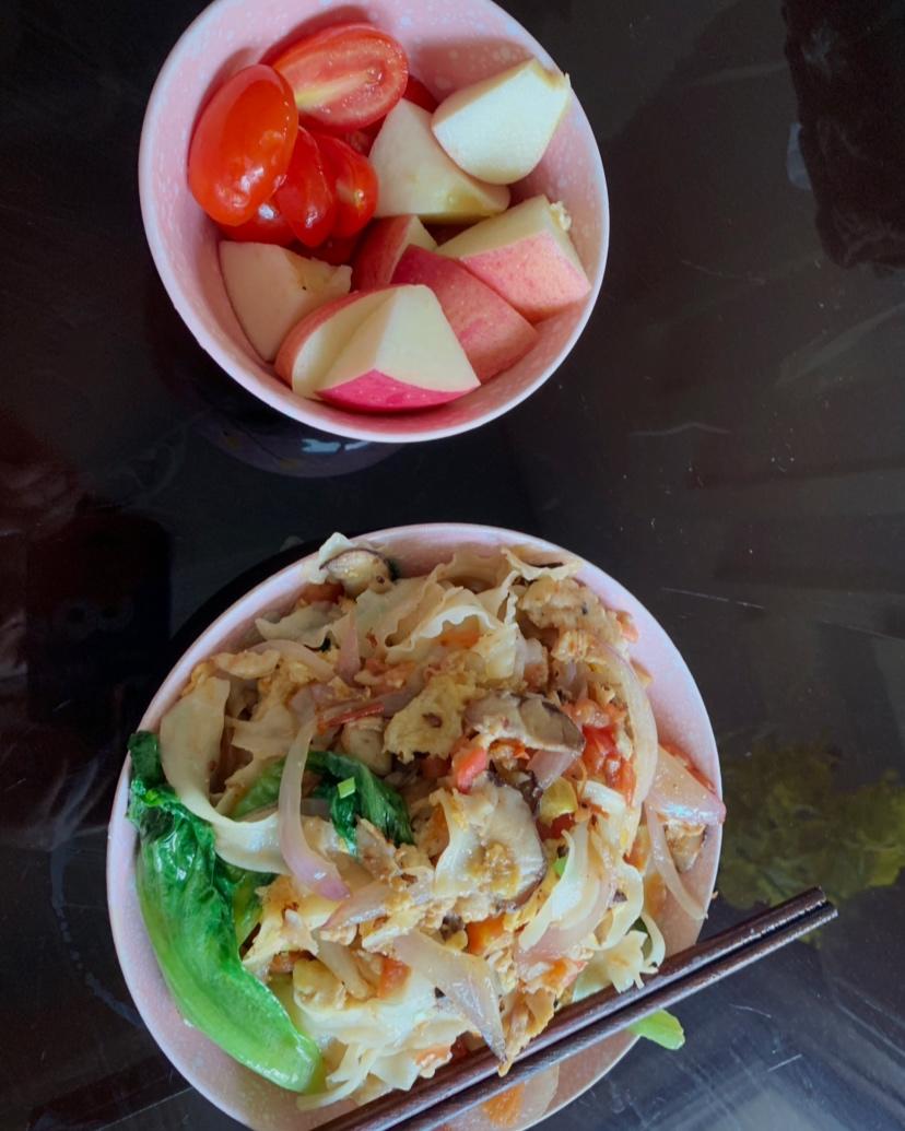 秒杀拉面店里的牛肉炒刀削面