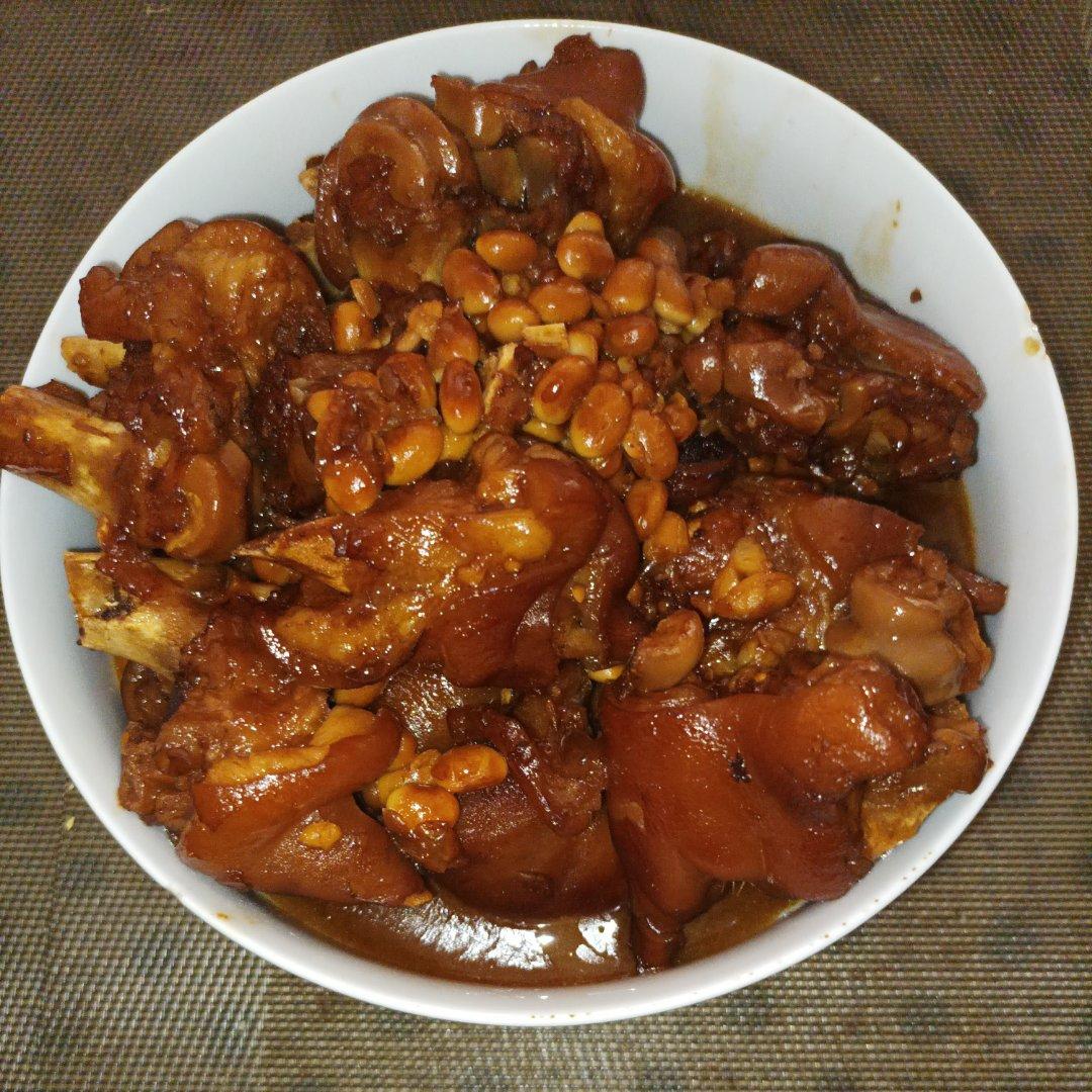 流口水的黄豆炖猪蹄     （参考黄小厨版本）