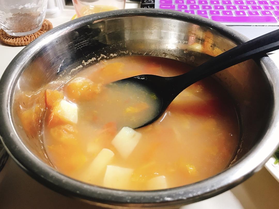 超级浓超好喝的番茄土豆汤