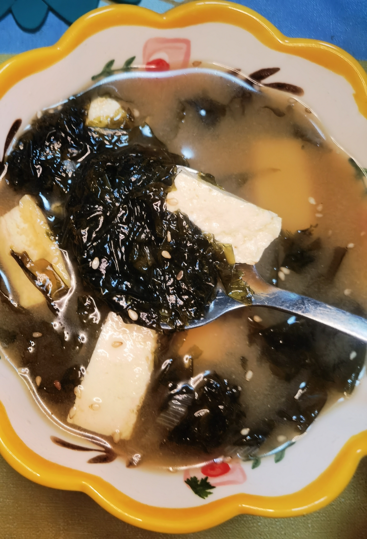 豆腐裙带菜味噌汤