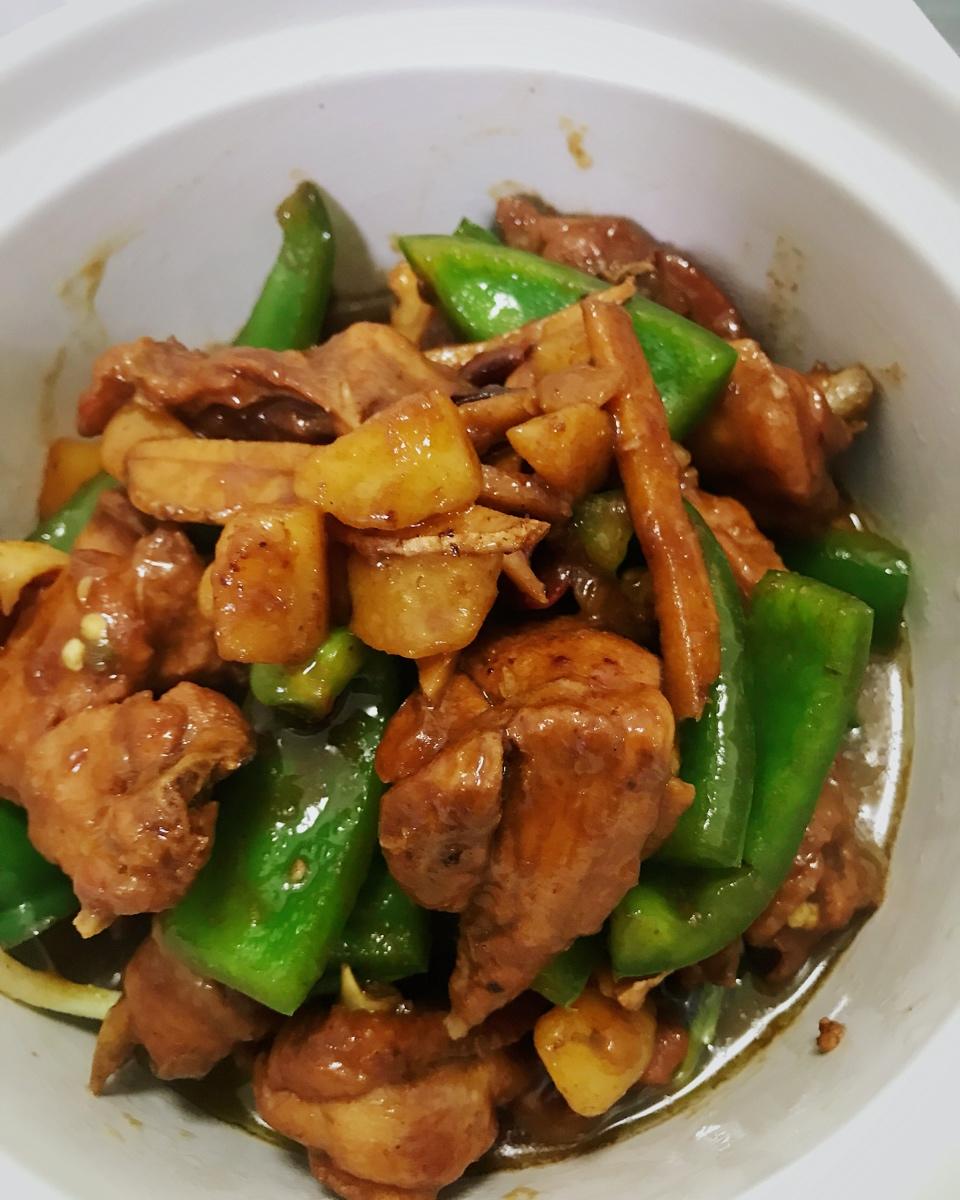 红烧鸡块炖土豆