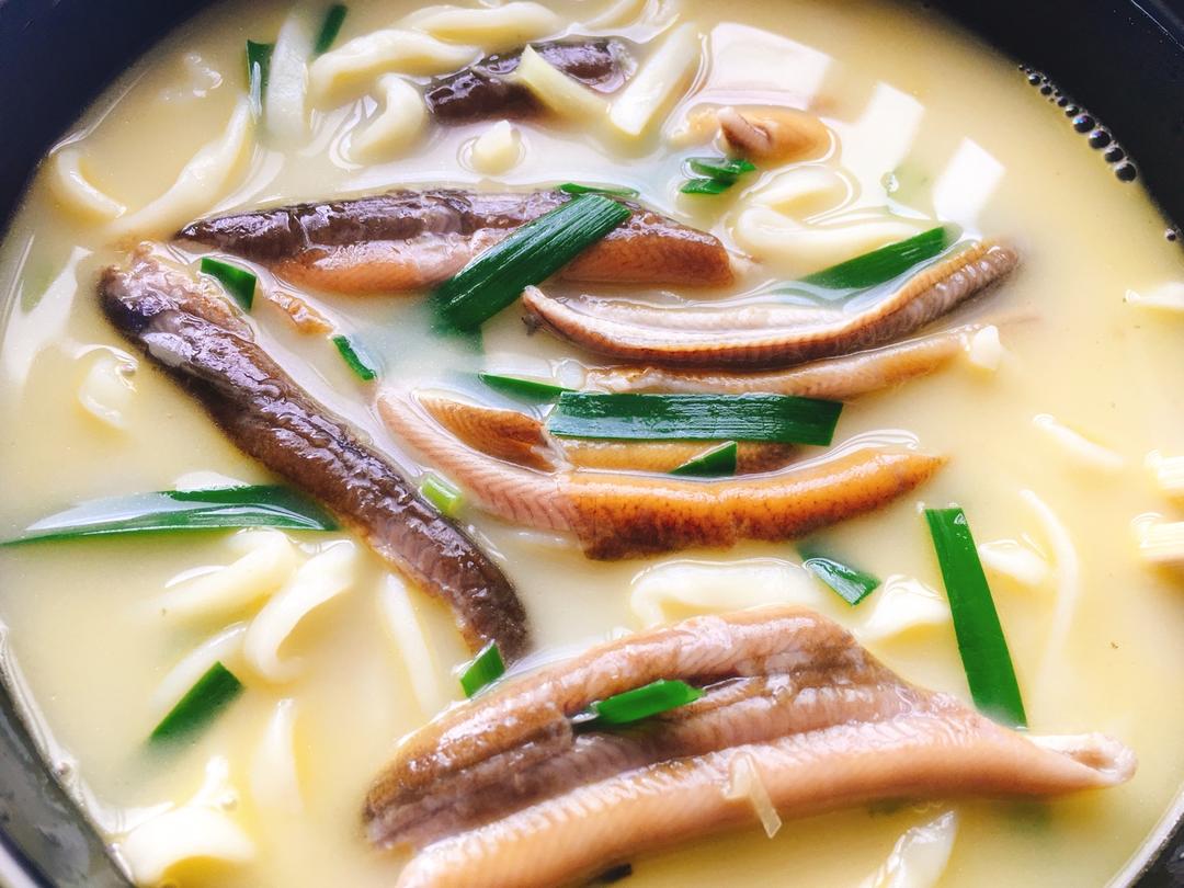 苏沐子分享作品 2018年08月11日长鱼汤面iphone 拍摄于