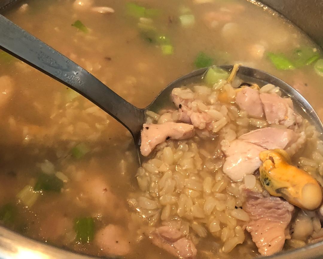 暖胃鸡肉淡菜糙米粥的做法
