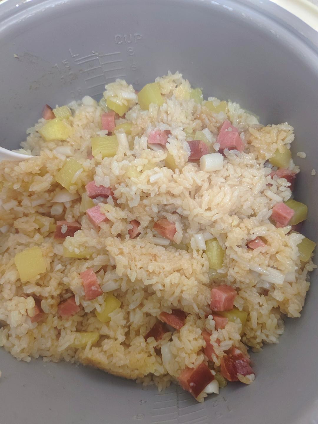 香绝了❗❗吃了还想吃的土豆腊肠焖饭❗❗