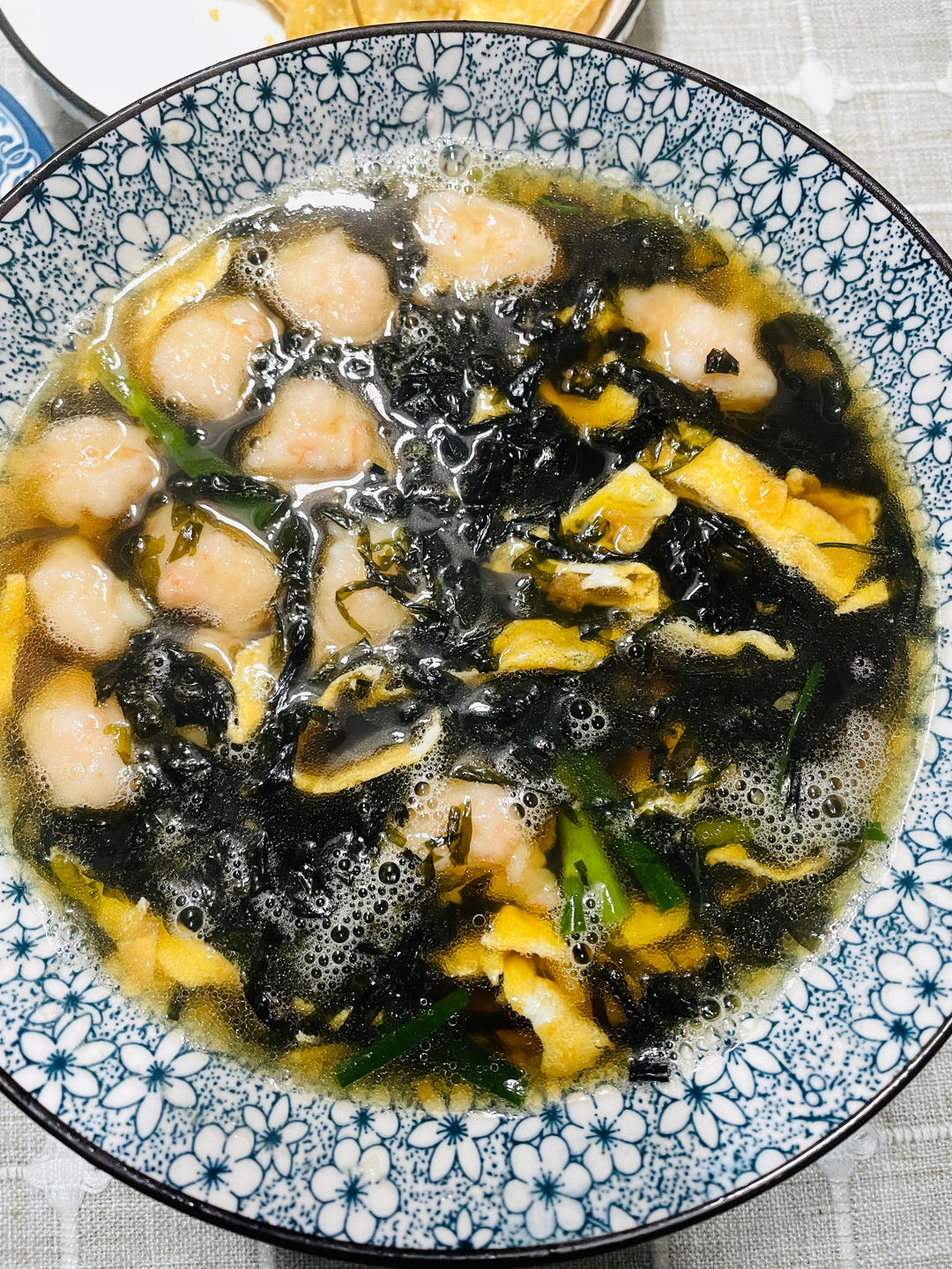 低卡鲜美的紫菜虾滑汤！好喝不胖减脂餐