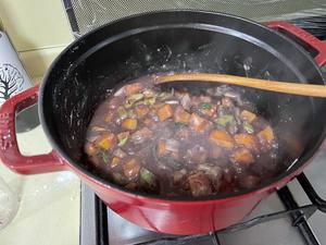 经典牛肉砂锅的做法 步骤4