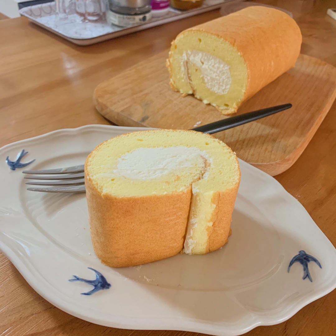 超详细的瑞士卷奶油蛋糕卷原味蛋糕卷的制作方法 饱满不掉皮不开裂（附模具换算方法）
