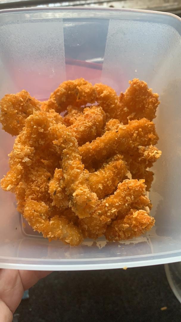 小时候路边摊的炸鸡柳🍿记忆中的香味儿😌