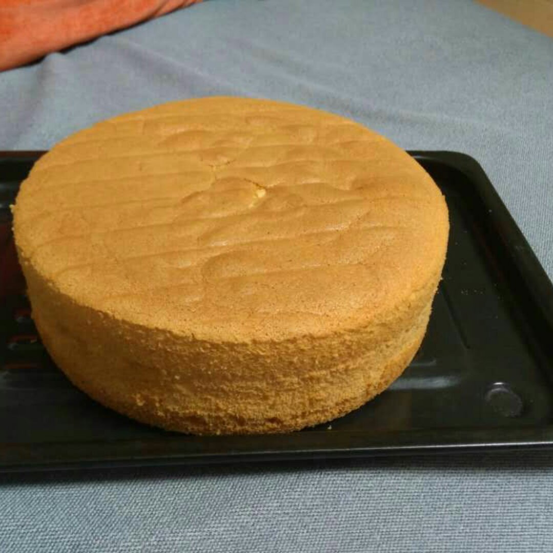 （制作时长5分钟左右）简单粗暴的做一只戚风｜视频及gif