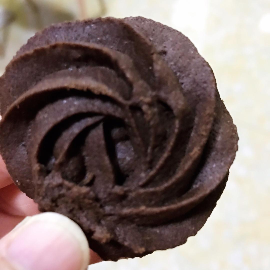 挤花毫无压力的巧克力曲奇