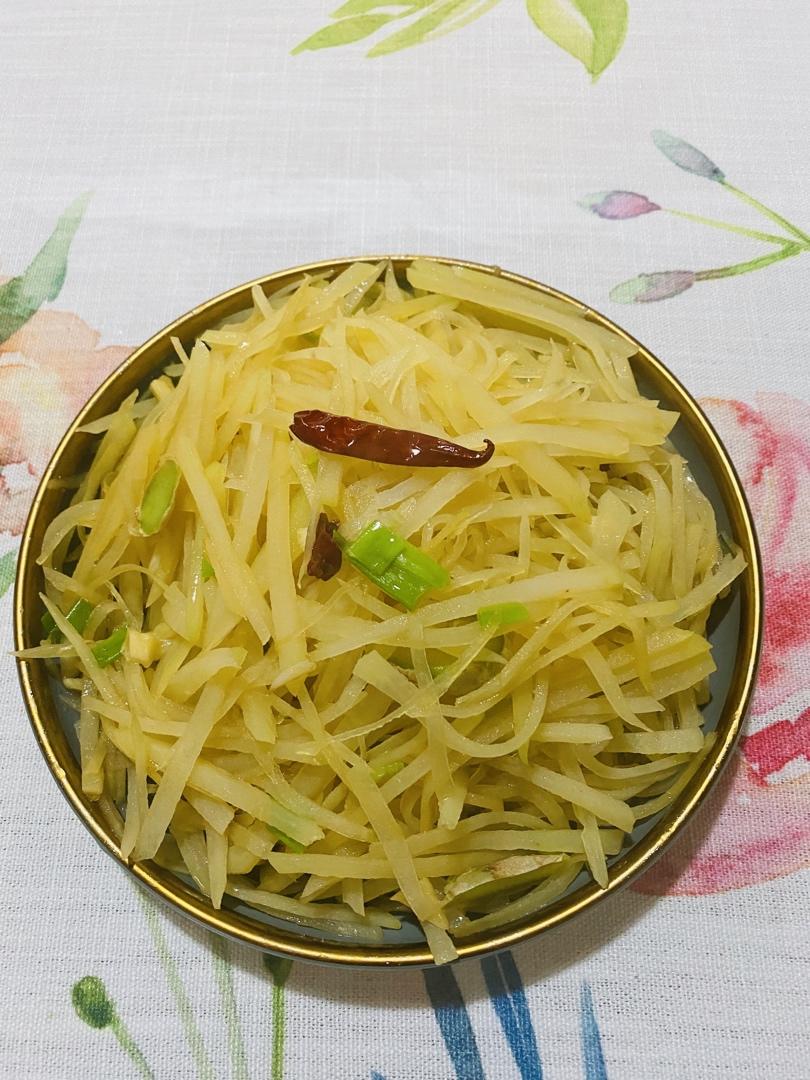 于月之希做的厨师长教你炝炒土豆丝的家常做法口感爽脆